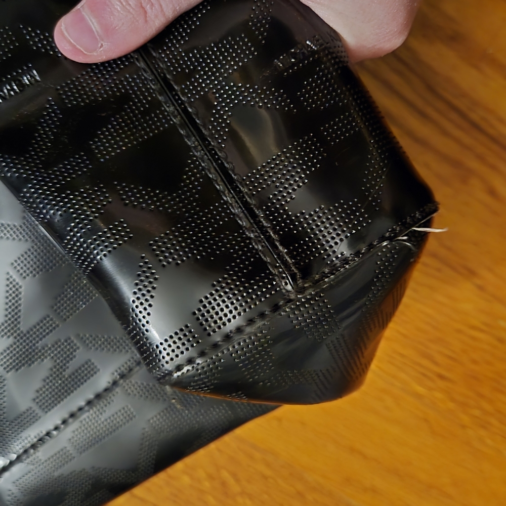 Michael Kors Black Tote Bag - Glossy looking material see photo - Picture 5 of 6